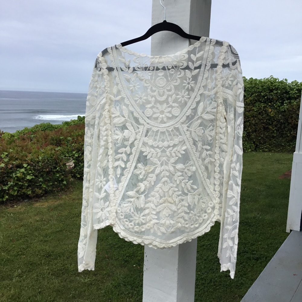 REWIND Sheer Lace Embroidered Bell Sleeve Top 🔴